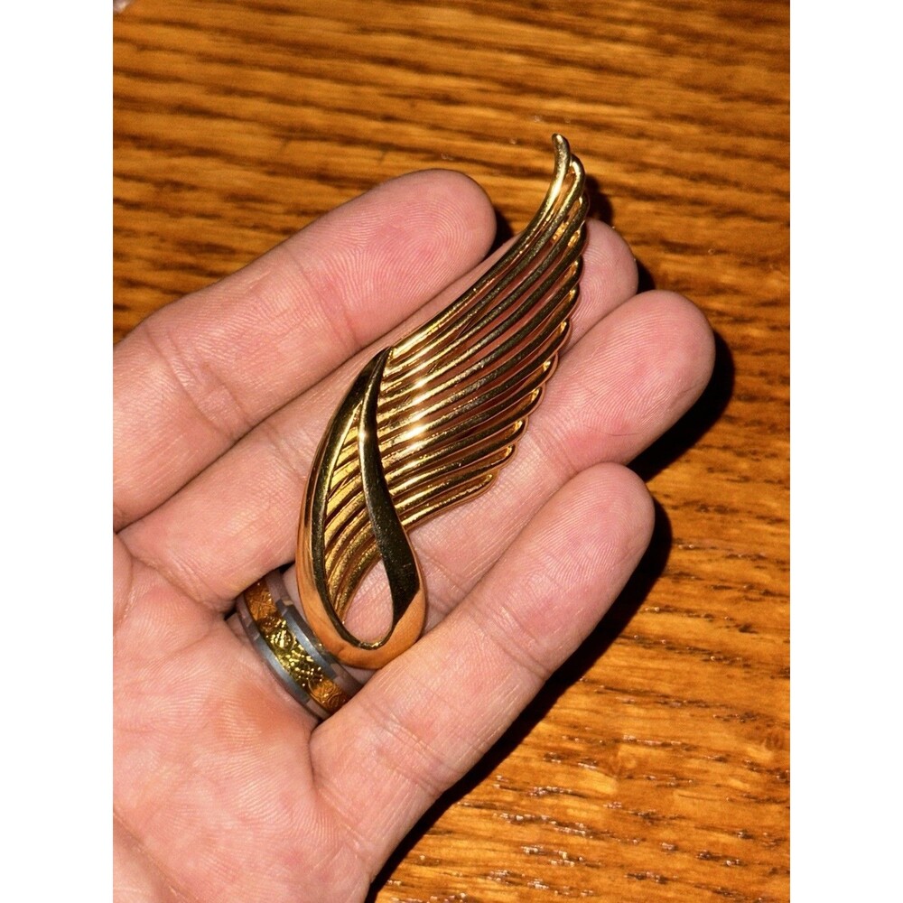 Vintage Statement Brooch Artistic Brushed Gold Tone Half Angel Wing Lapel Pin